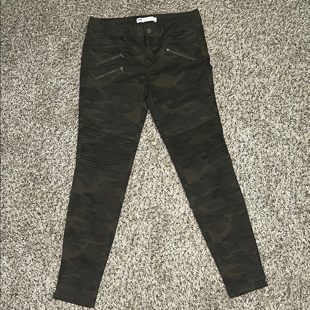Zara Green Skinny Jeans Sleek Contemporary Design